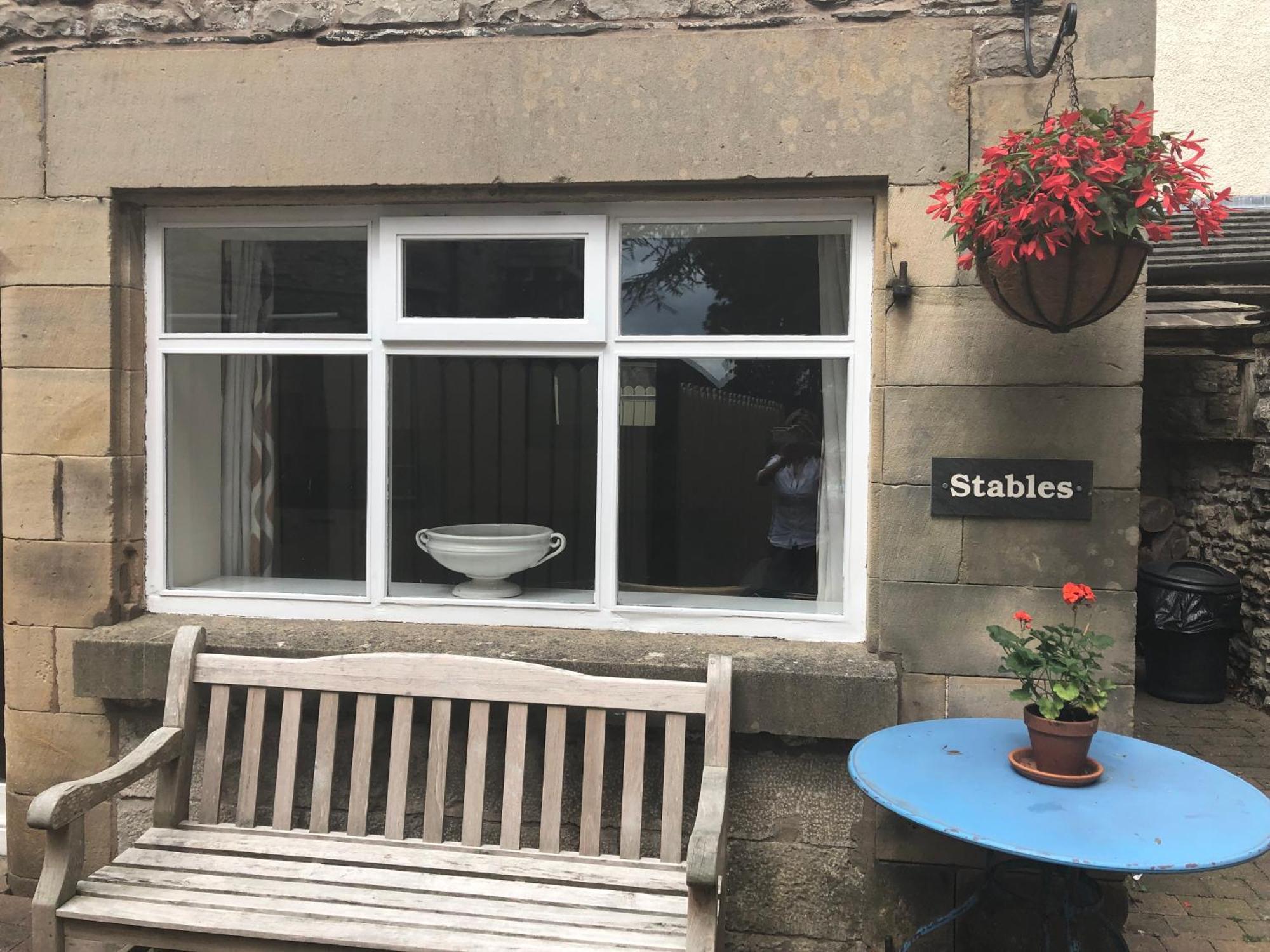 Romneys Apartments & Suites Kendal Exterior foto